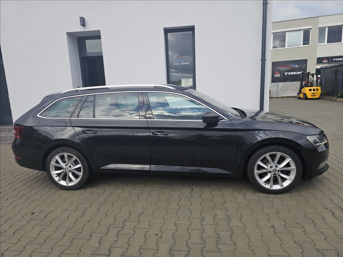 skoda-superb-iii-2-0tdi-1kw-dsg-style - 4