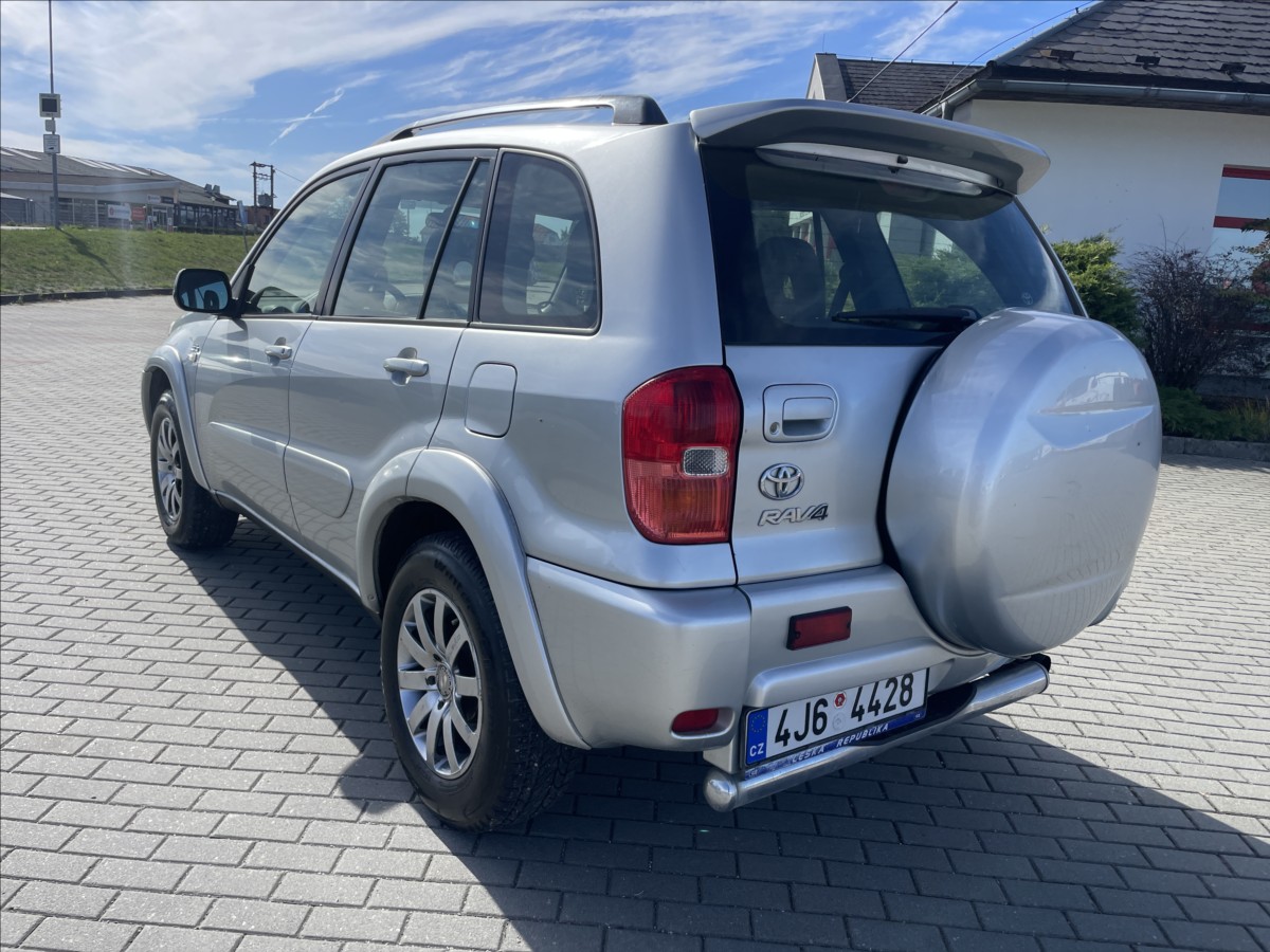 toyota-rav4-2-0-d-4d-85kw-klima-4x4-po-stk - 2