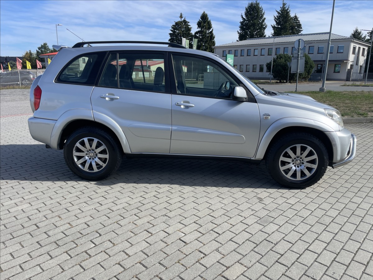 toyota-rav4-2-0-d-4d-85kw-klima-4x4-po-stk - 4