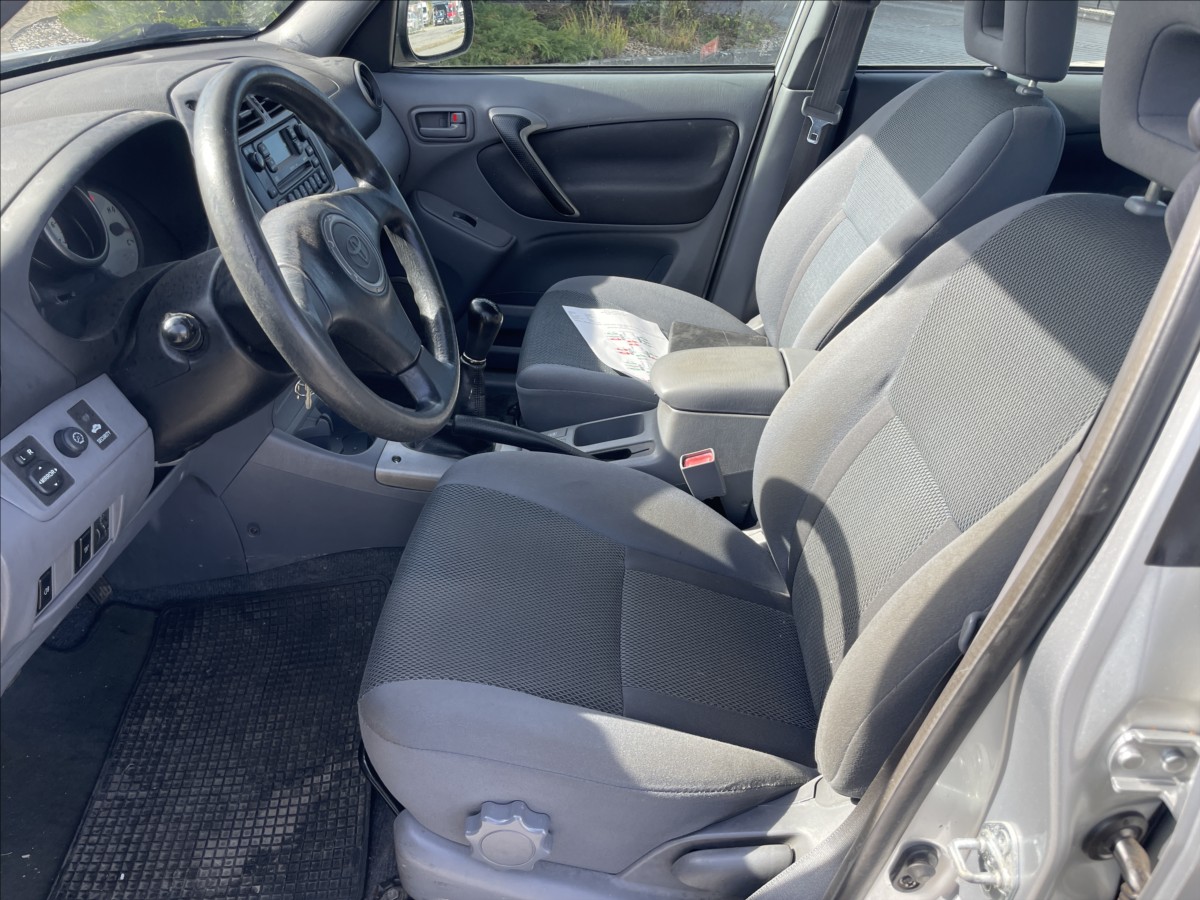 toyota-rav4-2-0-d-4d-85kw-klima-4x4-po-stk - 6