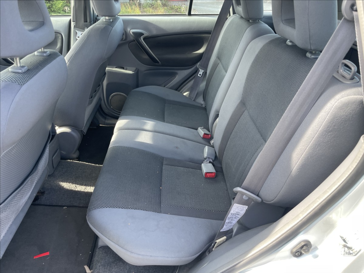 toyota-rav4-2-0-d-4d-85kw-klima-4x4-po-stk - 7