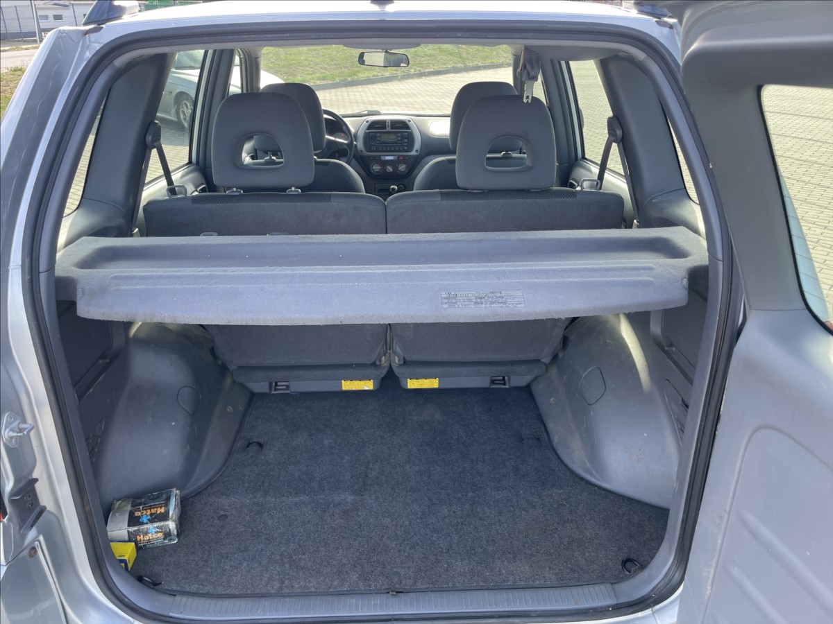 toyota-rav4-2-0-d-4d-85kw-klima-4x4-po-stk - 8