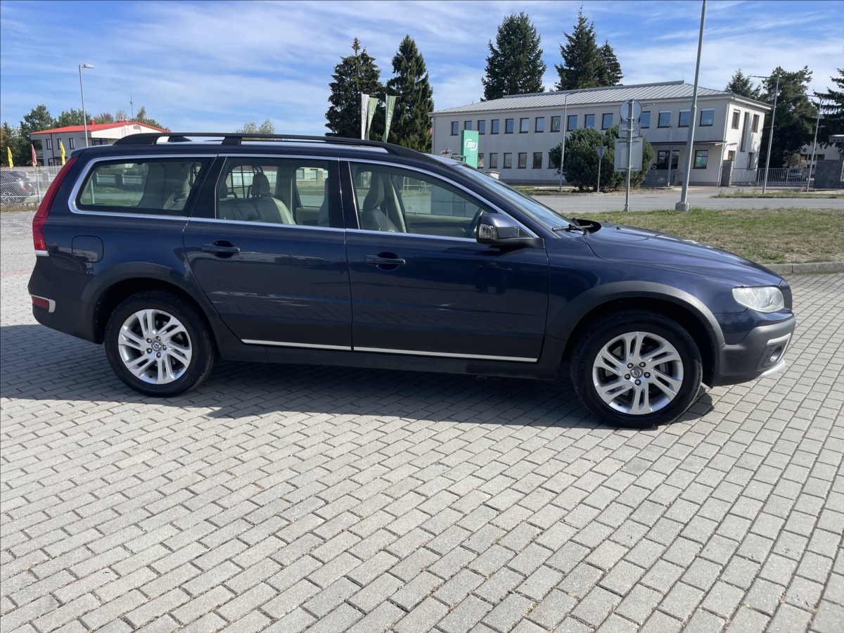 volvo-xc70-2-4-d4-awd-geartronic-polar-133kw - 4
