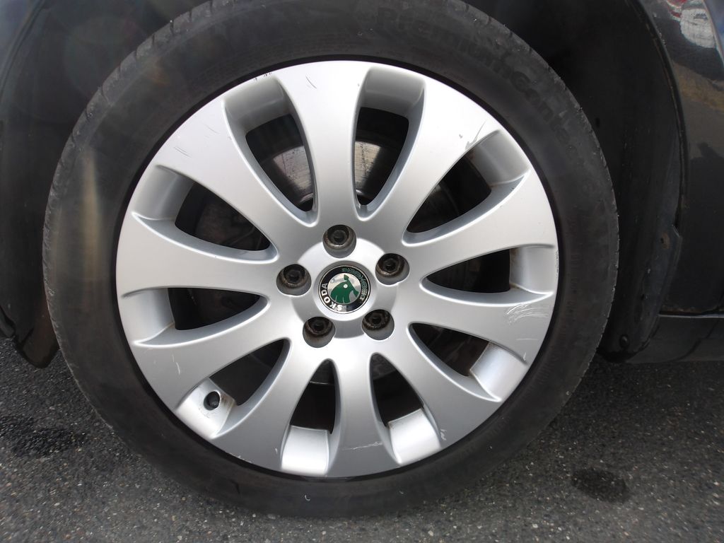 skoda-superb-2-0tdi-103kw-dsg-cr-2-maj - 9