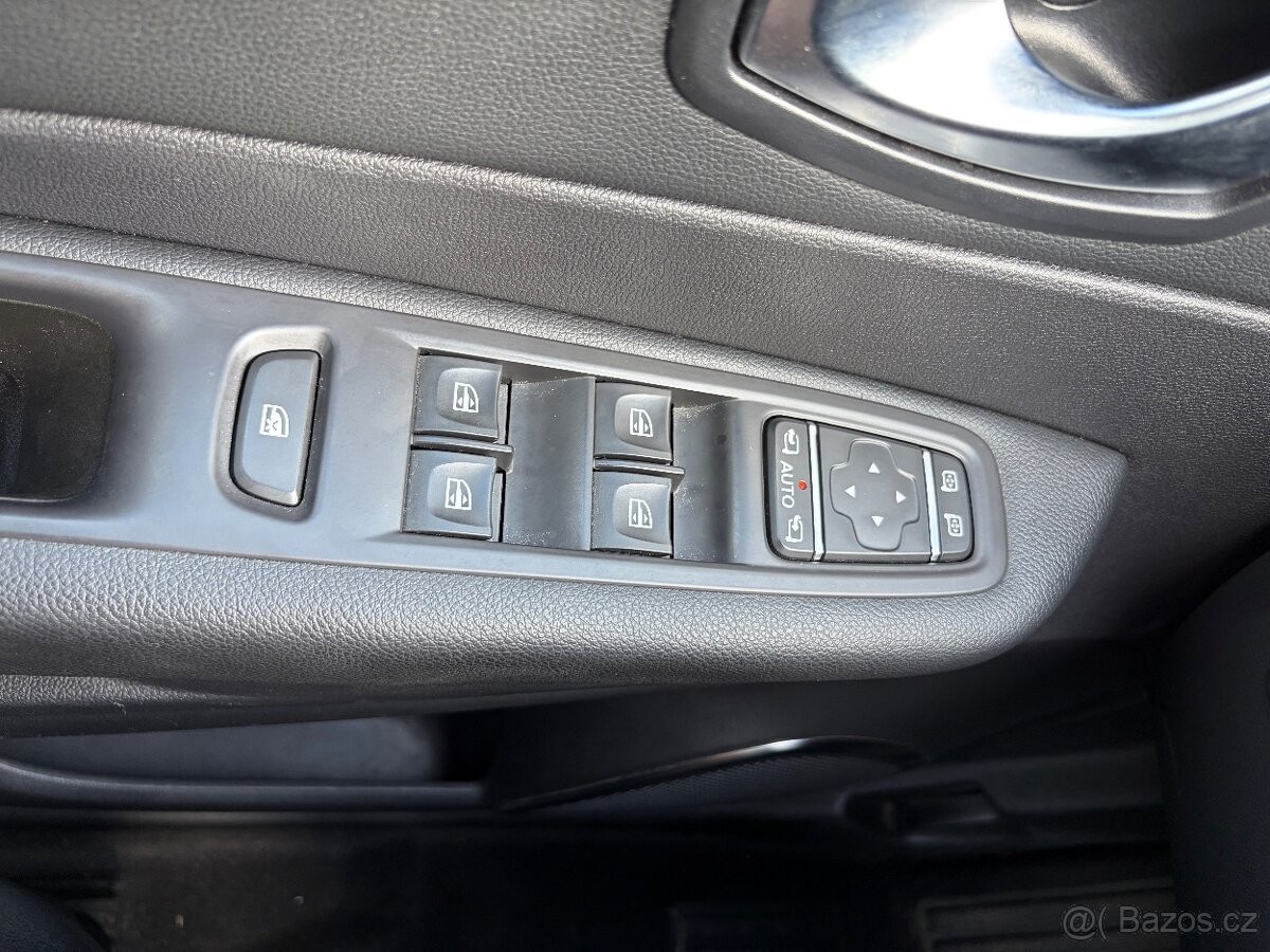 renault-captur-0-9 - 8