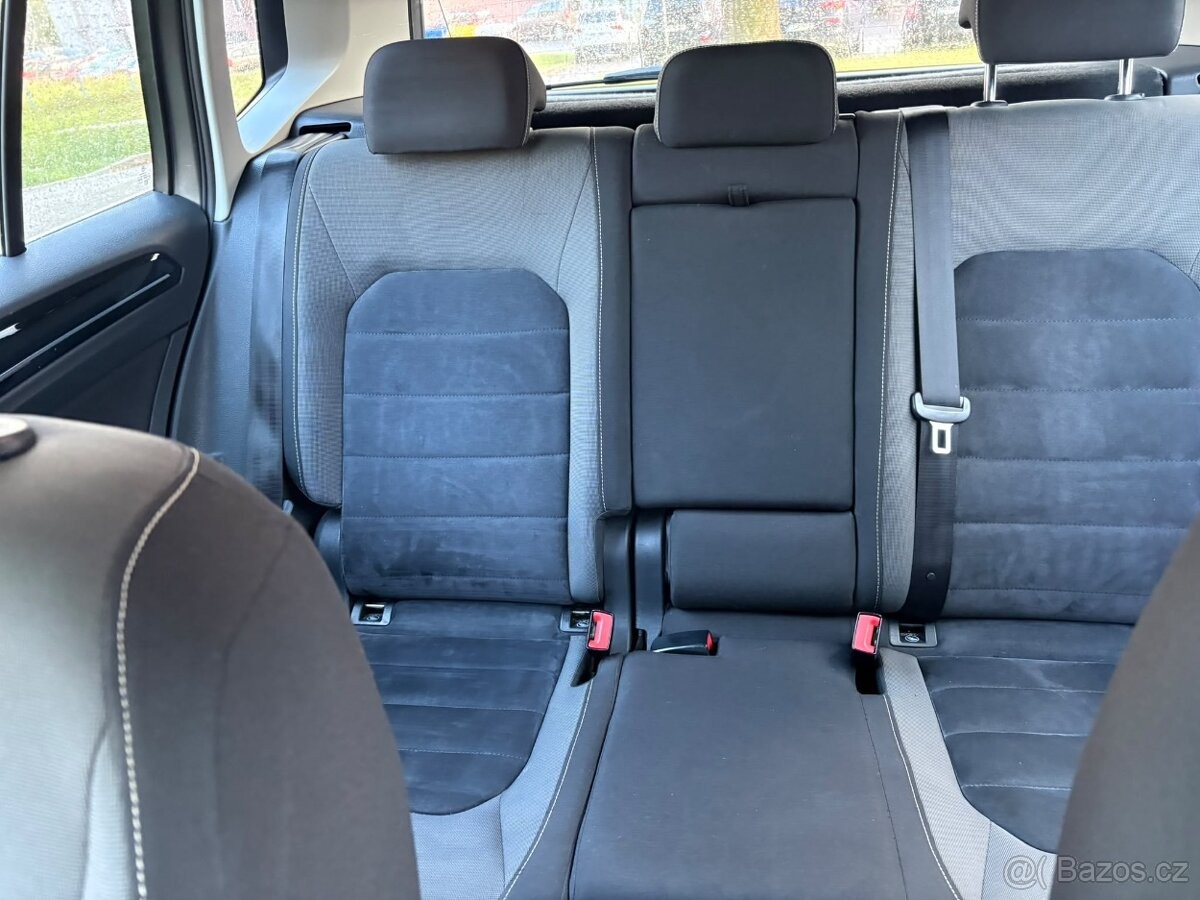 volkswagen-golf-sportsvan-1-6-tdi-81kw-highline-cr - 2