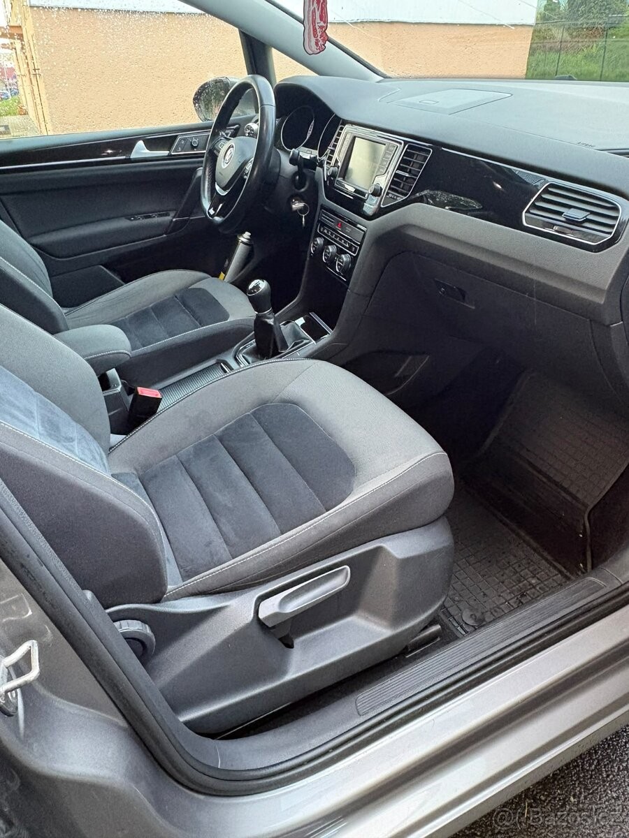 volkswagen-golf-sportsvan-1-6-tdi-81kw-highline-cr - 4