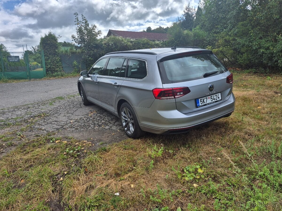volkswagen-passat-2-0-110kw-r-2022-business-manual - 1