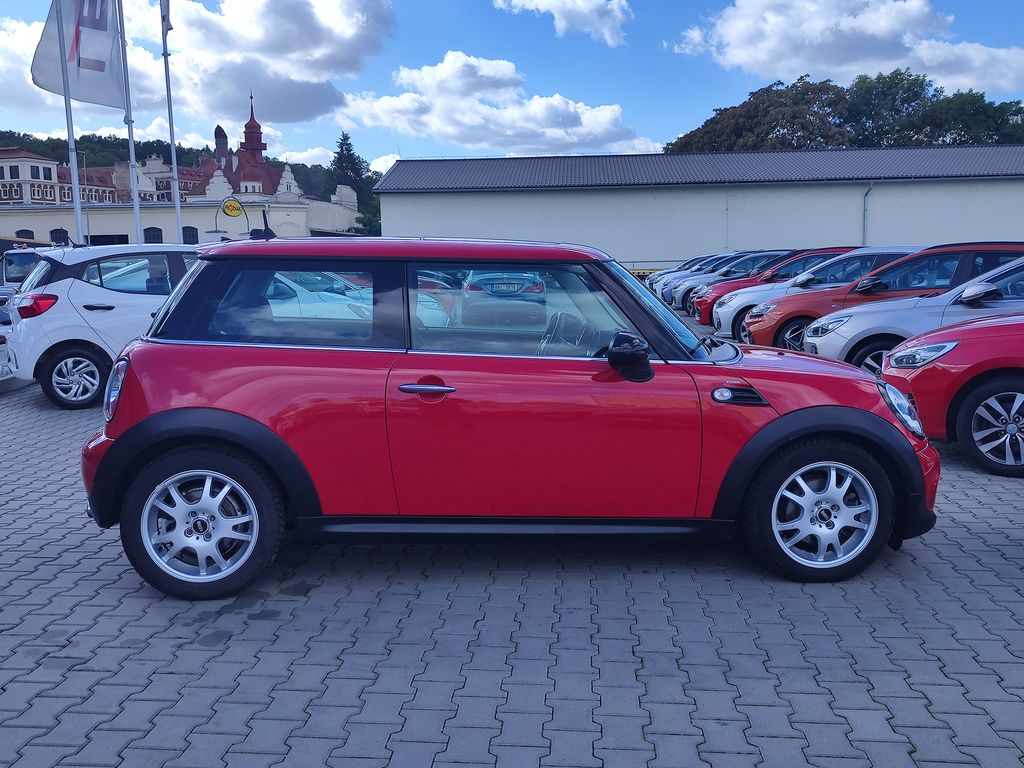 mini-cooper-1-6-90kw-pano-navi - 3