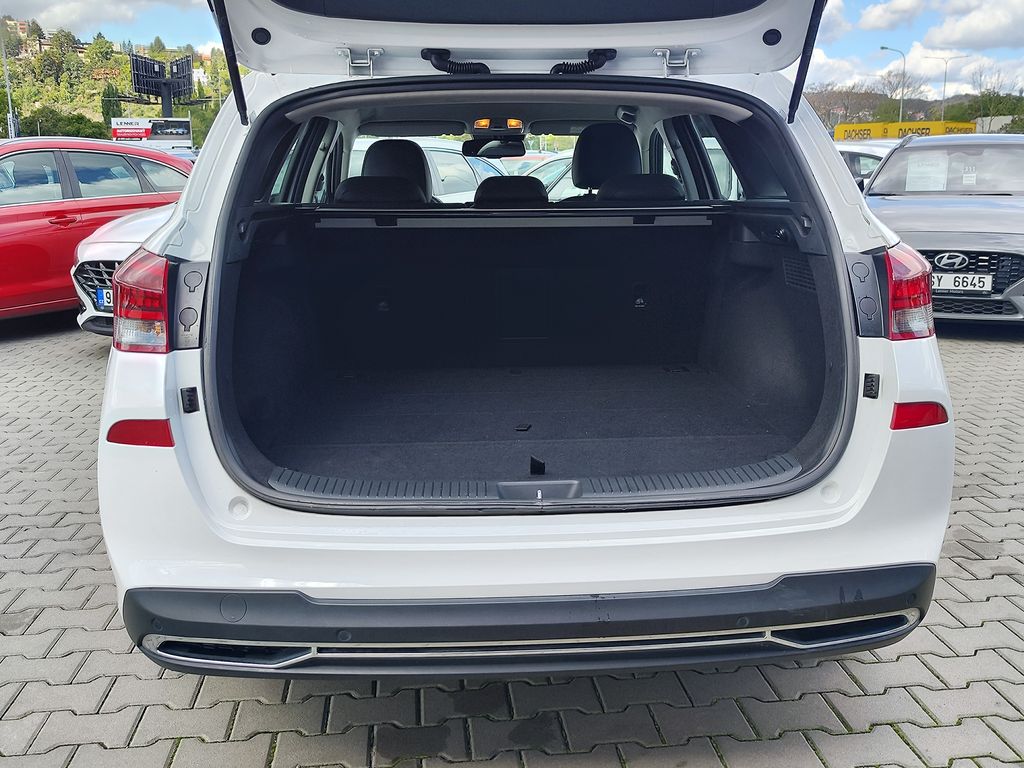 hyundai-i30-1-5-t-gdi-117kw-style-premium - 8