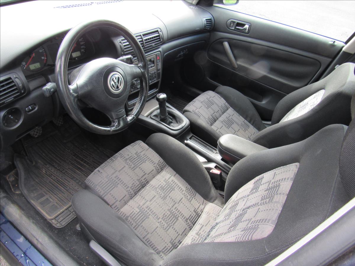volkswagen-passat-1-6-i-74kw-combi - 8
