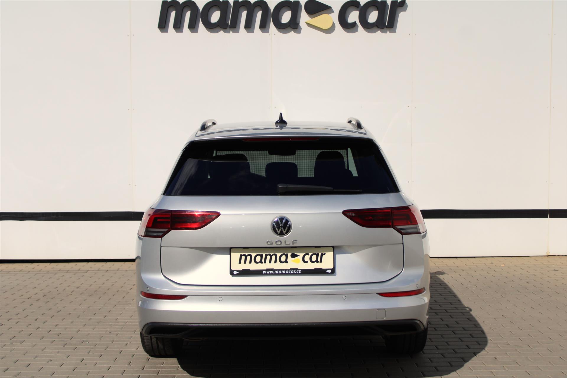 volkswagen-golf-2-0-tdi-life-business-navi-acc - 5