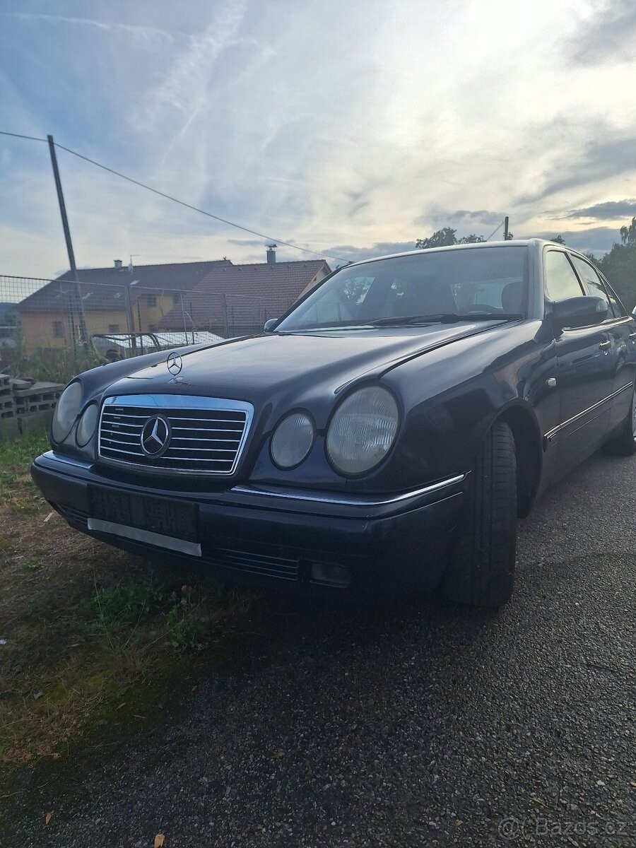Mercedes-Benz Třídy E 2,0   290 TD