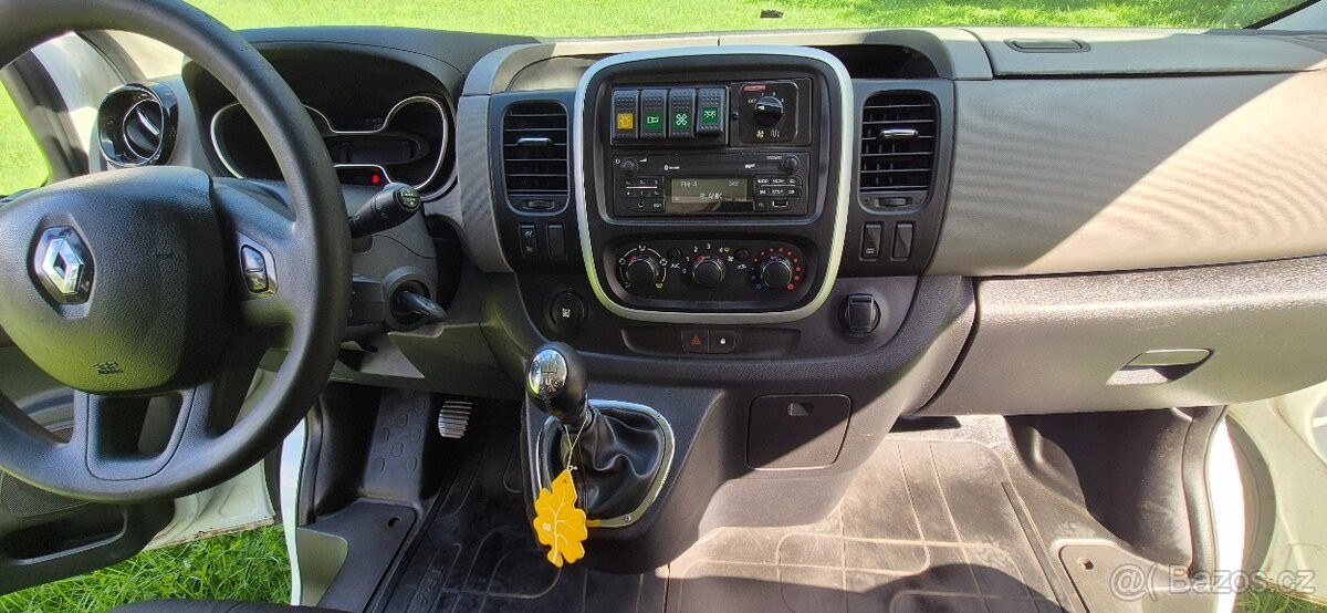 renault-trafic-1-6-sanitni-vuz - 5