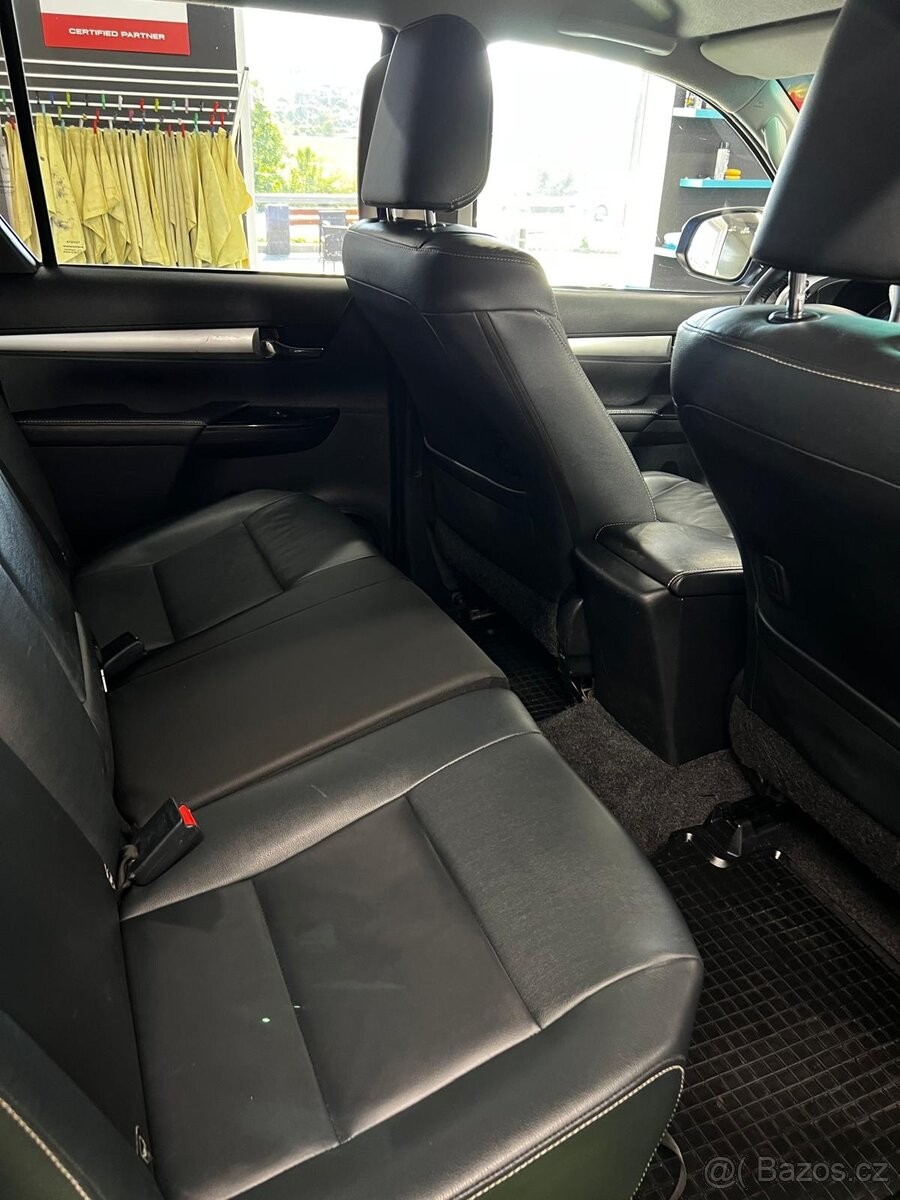 toyota-hilux-2-4-d-at-2018-odpocet-dph - 3
