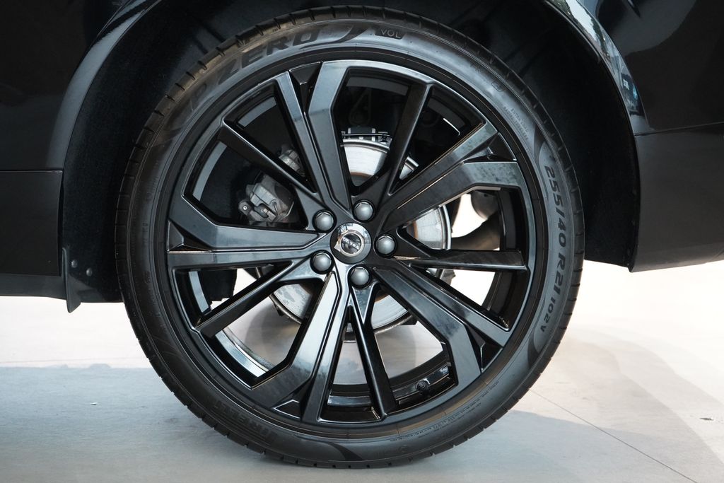 volvo-xc60-b5-plus-black-edition-360 - 6