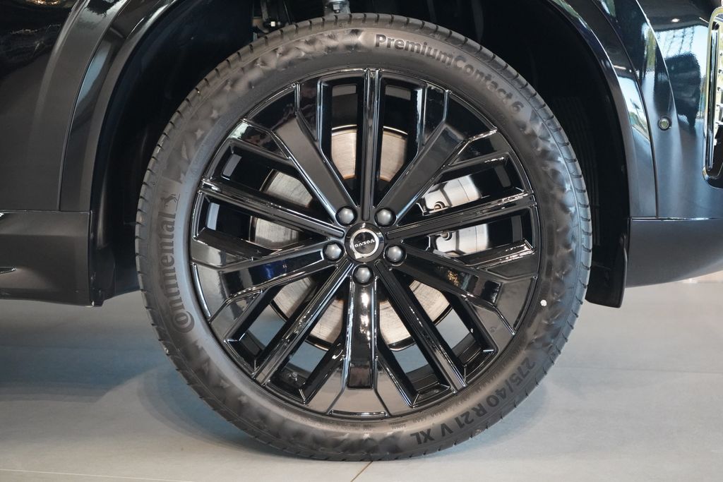 volvo-xc90-b5-plus-black-edition-vzduch - 6