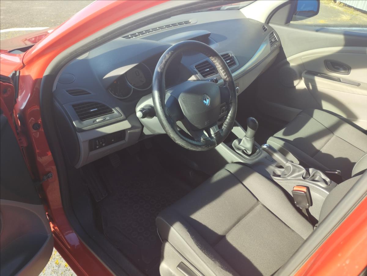 renault-megane-1-6-74kw-1-majitel-nove-v-cr-megane - 7
