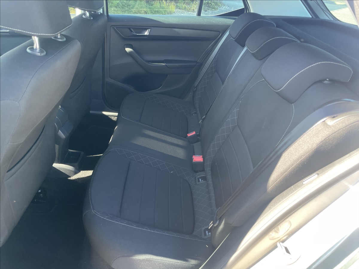 skoda-fabia-1-2-tsi-66kw-style-klima-esp-vyhr - 7