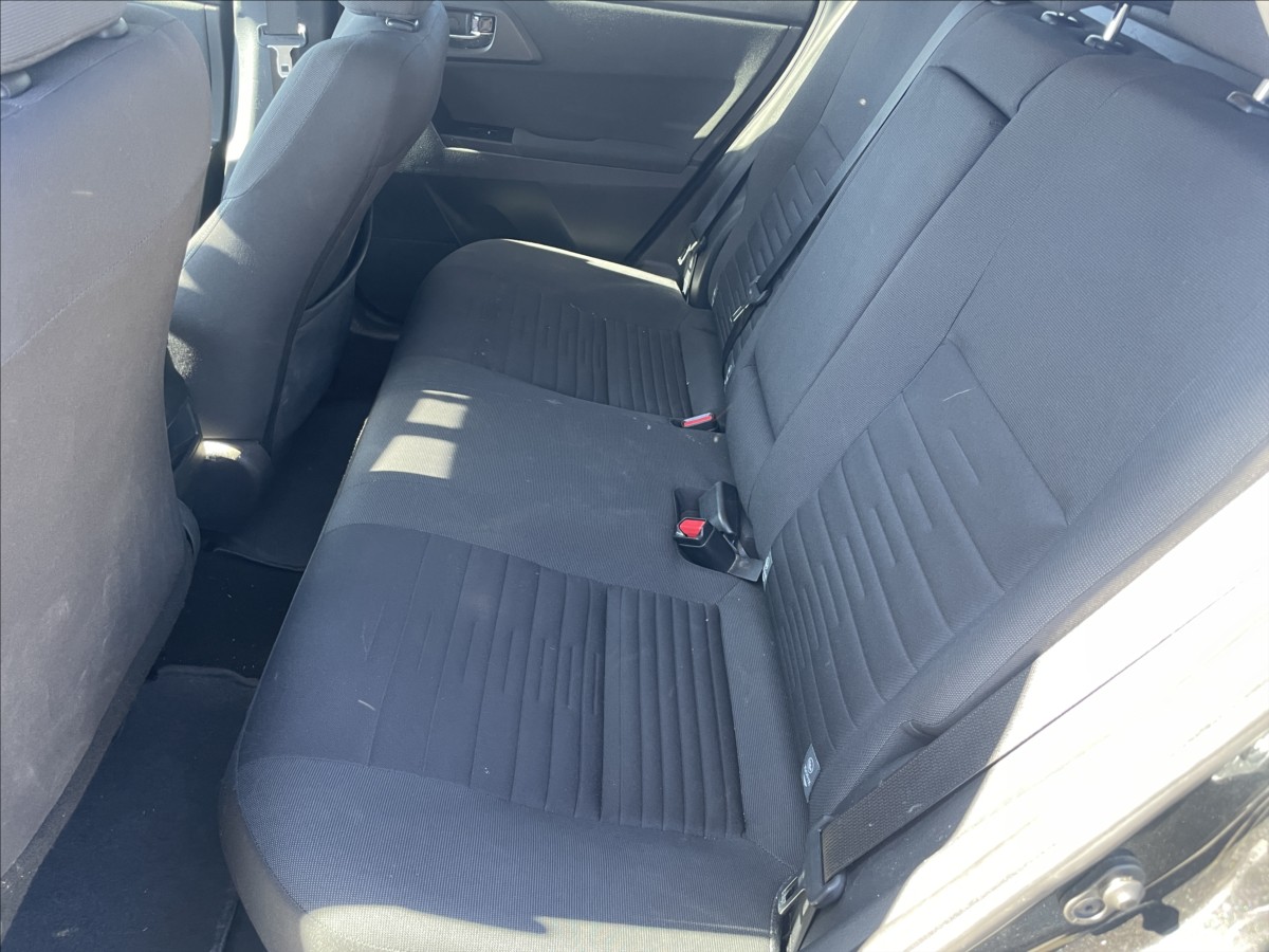 toyota-auris-1-8-e-cvt-hybrid-czauto-1maj-dph - 7