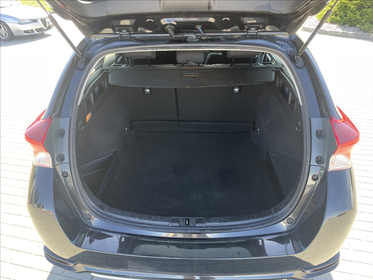 toyota-auris-1-8-e-cvt-hybrid-czauto-1maj-dph - 8