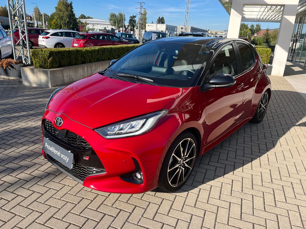 toyota-yaris-1-5-hybrid-e-cvt-gr-sport - 1
