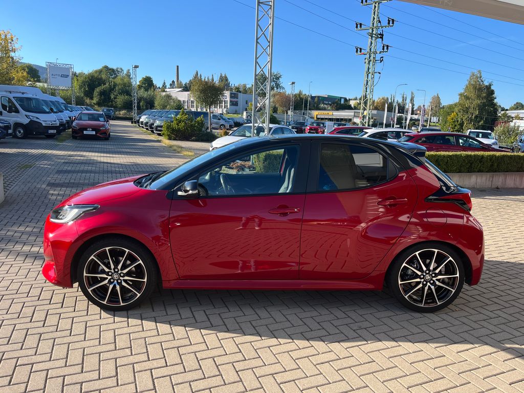 toyota-yaris-1-5-hybrid-e-cvt-gr-sport - 2