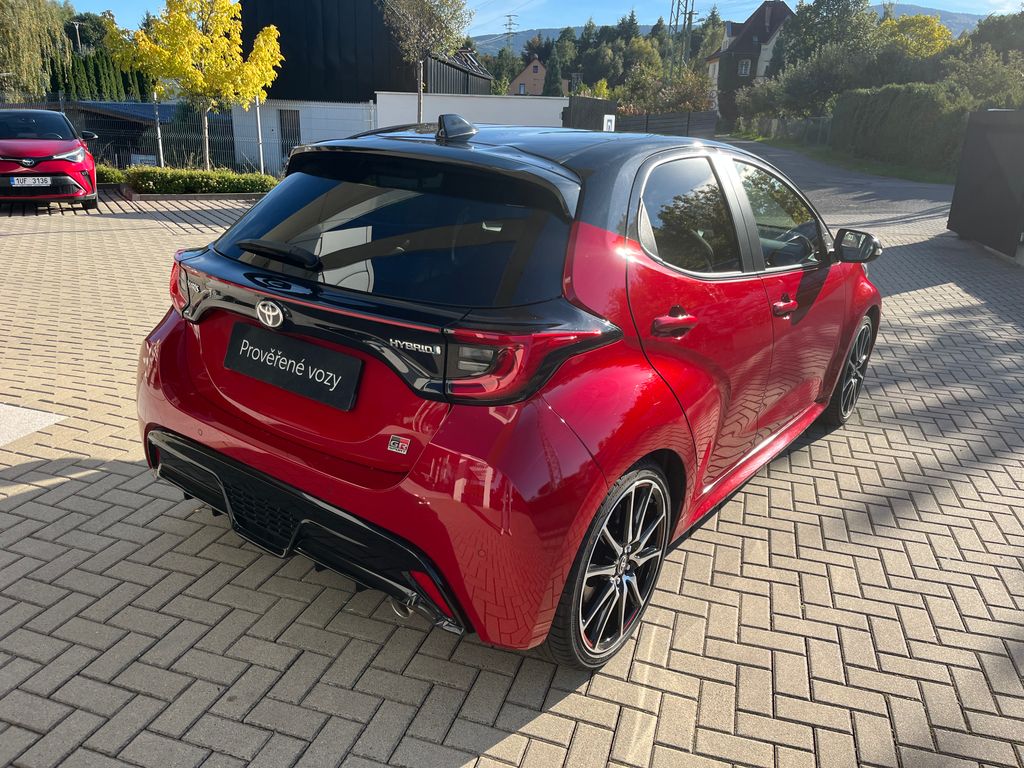 toyota-yaris-1-5-hybrid-e-cvt-gr-sport - 5