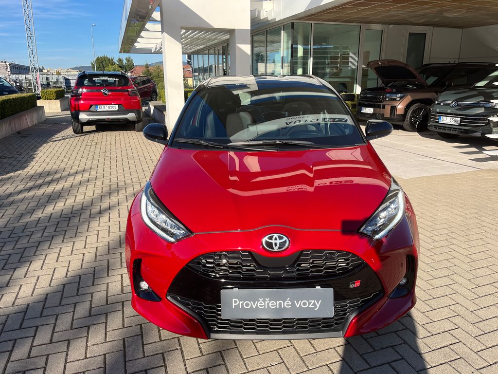 toyota-yaris-1-5-hybrid-e-cvt-gr-sport - 8