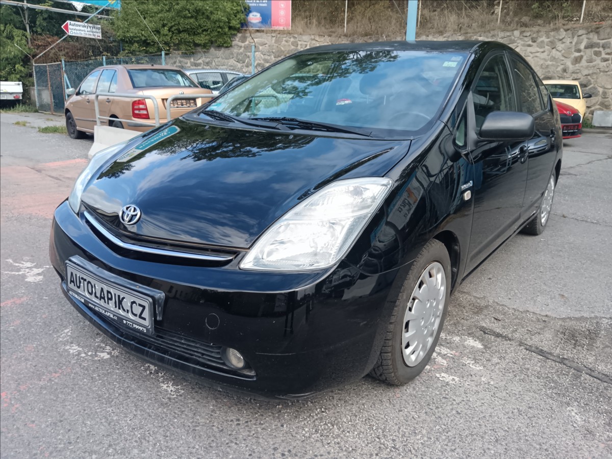 toyota-prius-1-5 - 2
