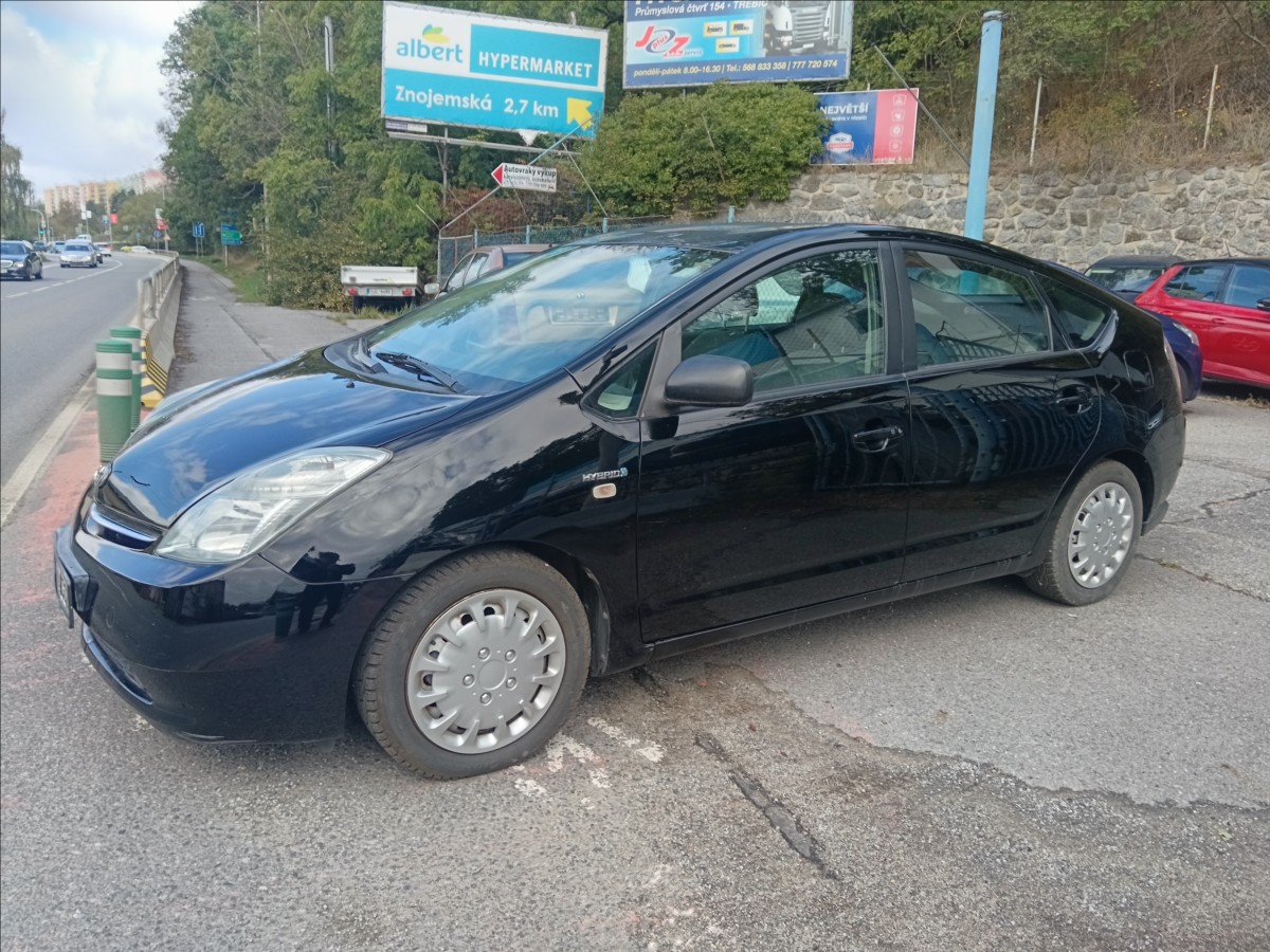 toyota-prius-1-5 - 4