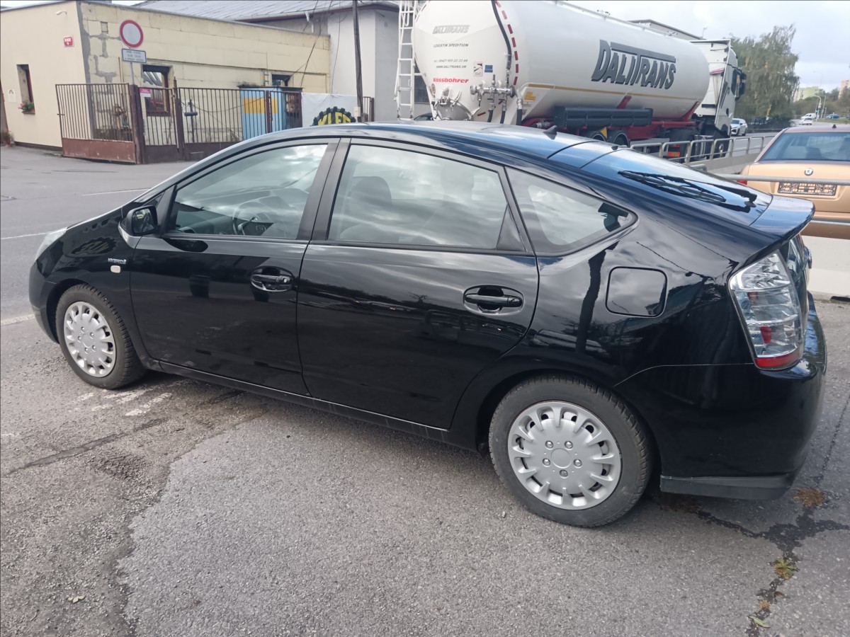 toyota-prius-1-5 - 6
