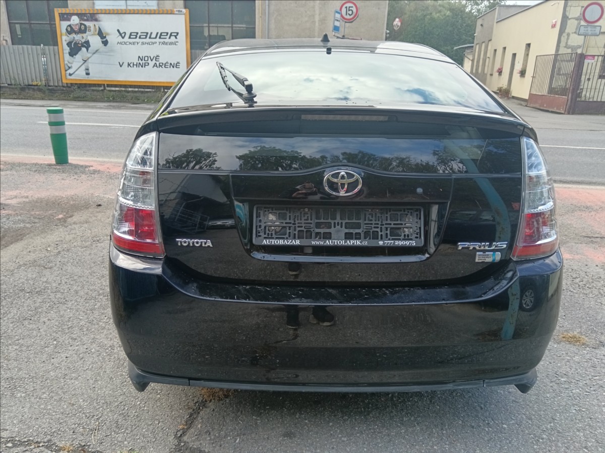toyota-prius-1-5 - 9