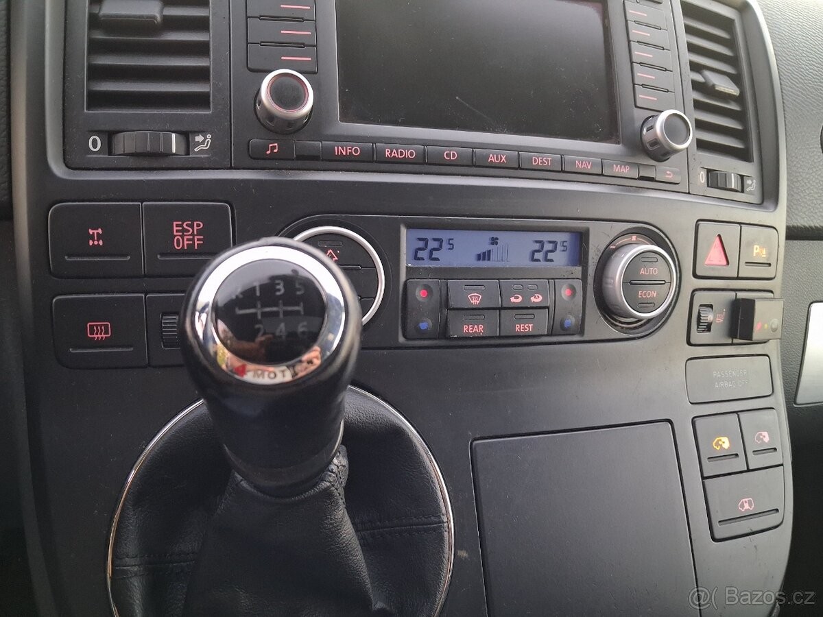 volkswagen-multivan-3-2-vr6-highline-4motion - 9