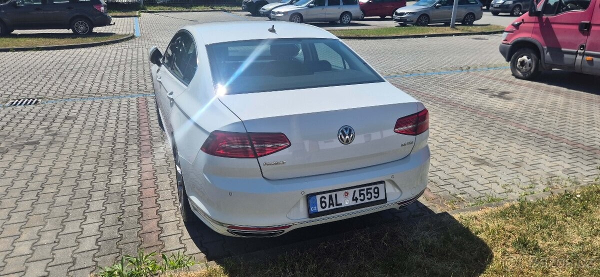 volkswagen-passat-2-0-tdi-110kw-dsg-bez-adblue - 2