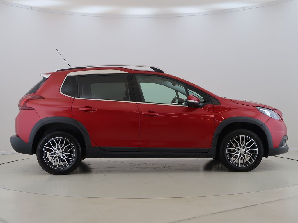 peugeot-2008-1-2-puretech-allure-81kw-cz - 3