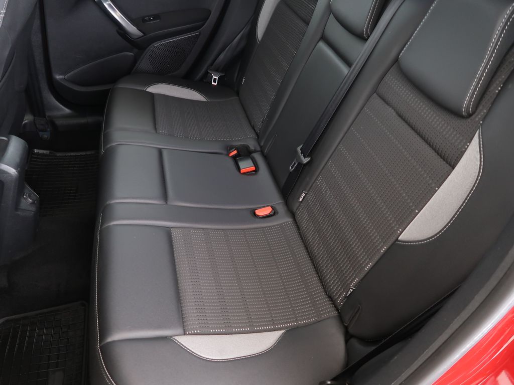 peugeot-2008-1-2-puretech-allure-81kw-cz - 9