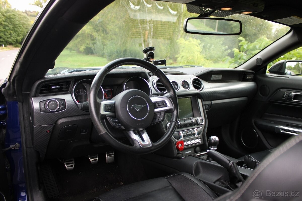 ford-mustang-5-0-v8-gt-performance - 4