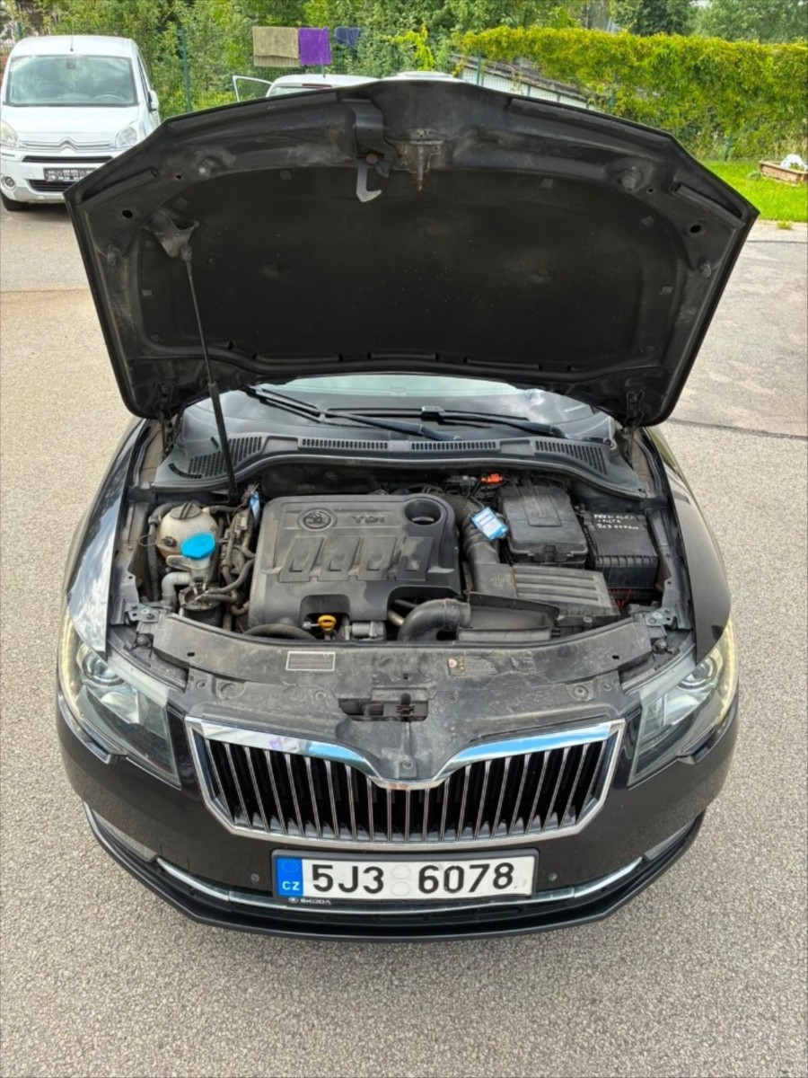 skoda-superb-2-0-tdi-125-kw-4x4-dsg-elegance - 6