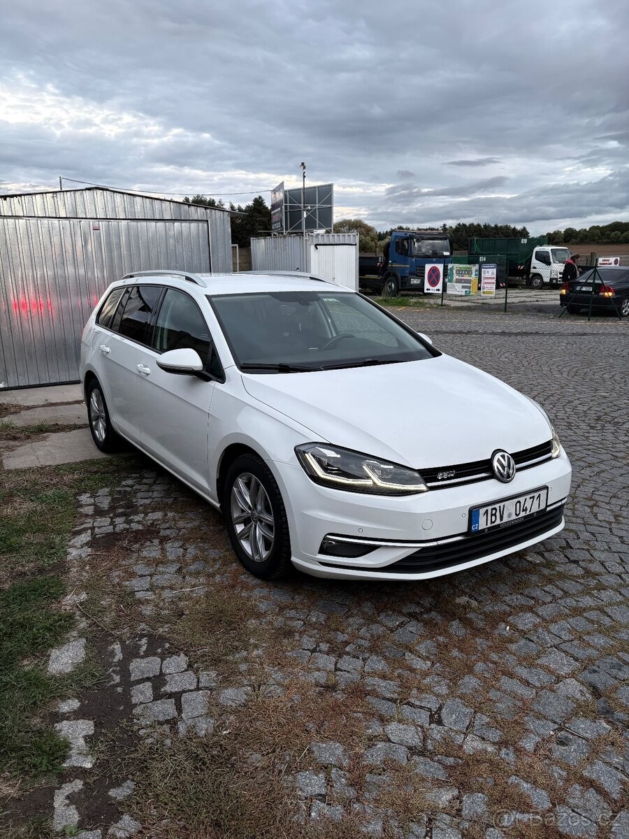 volkswagen-golf-1-6-tdi-85-kw-12-2017-full-led - 1