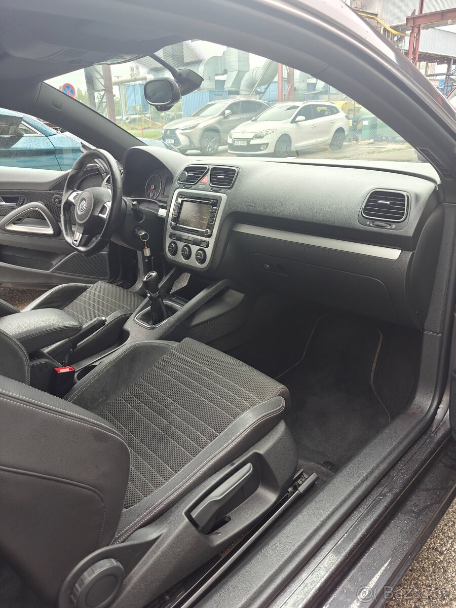 volkswagen-scirocco-1-4-tsi-118-kw-2009-175-000-km - 7