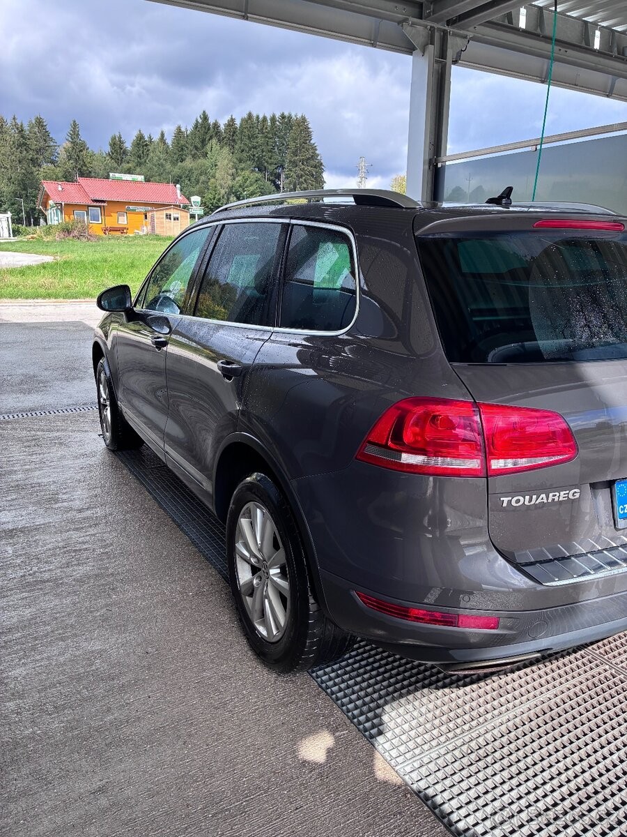 volkswagen-touareg-3-0-2012-tdi-v6-bluemotion - 1