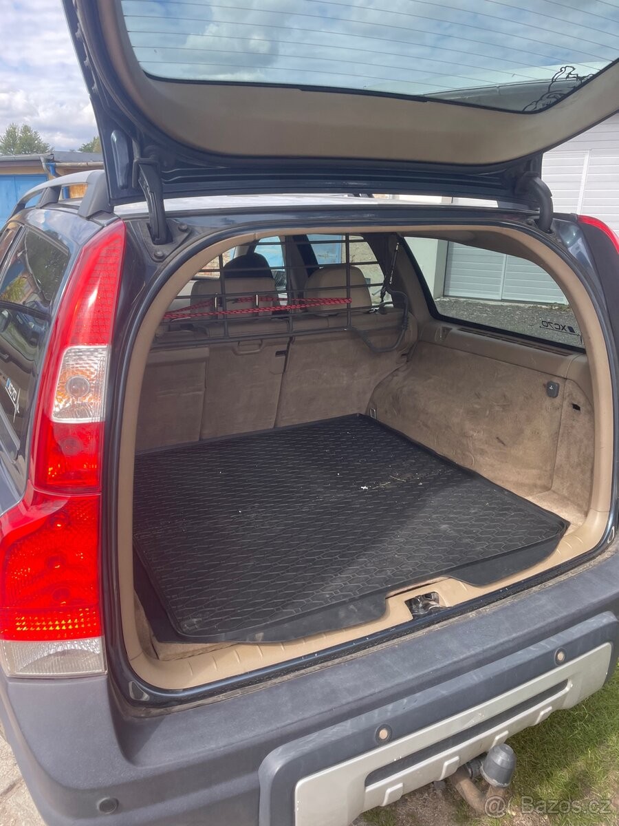 volvo-xc70 - 1