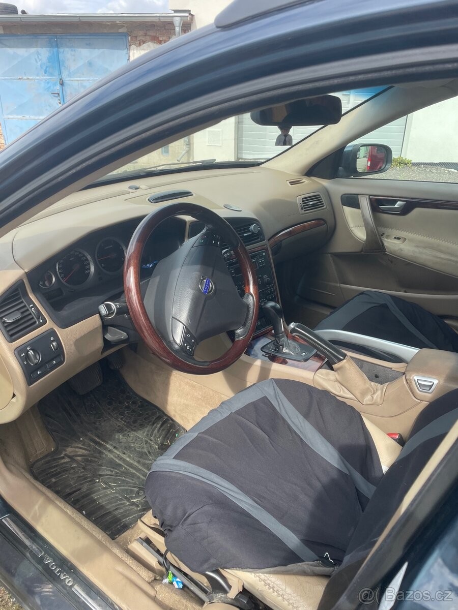 volvo-xc70 - 2