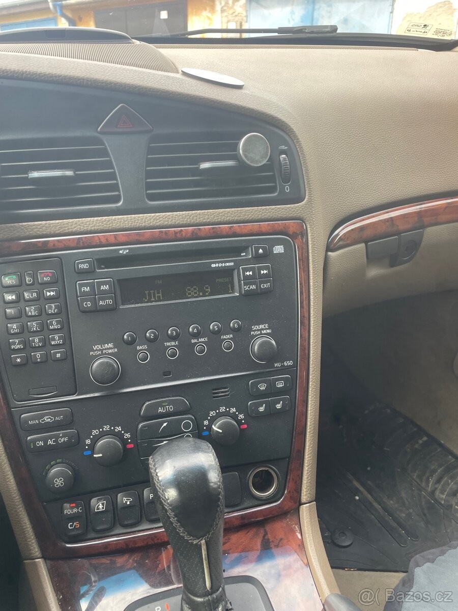 volvo-xc70 - 3