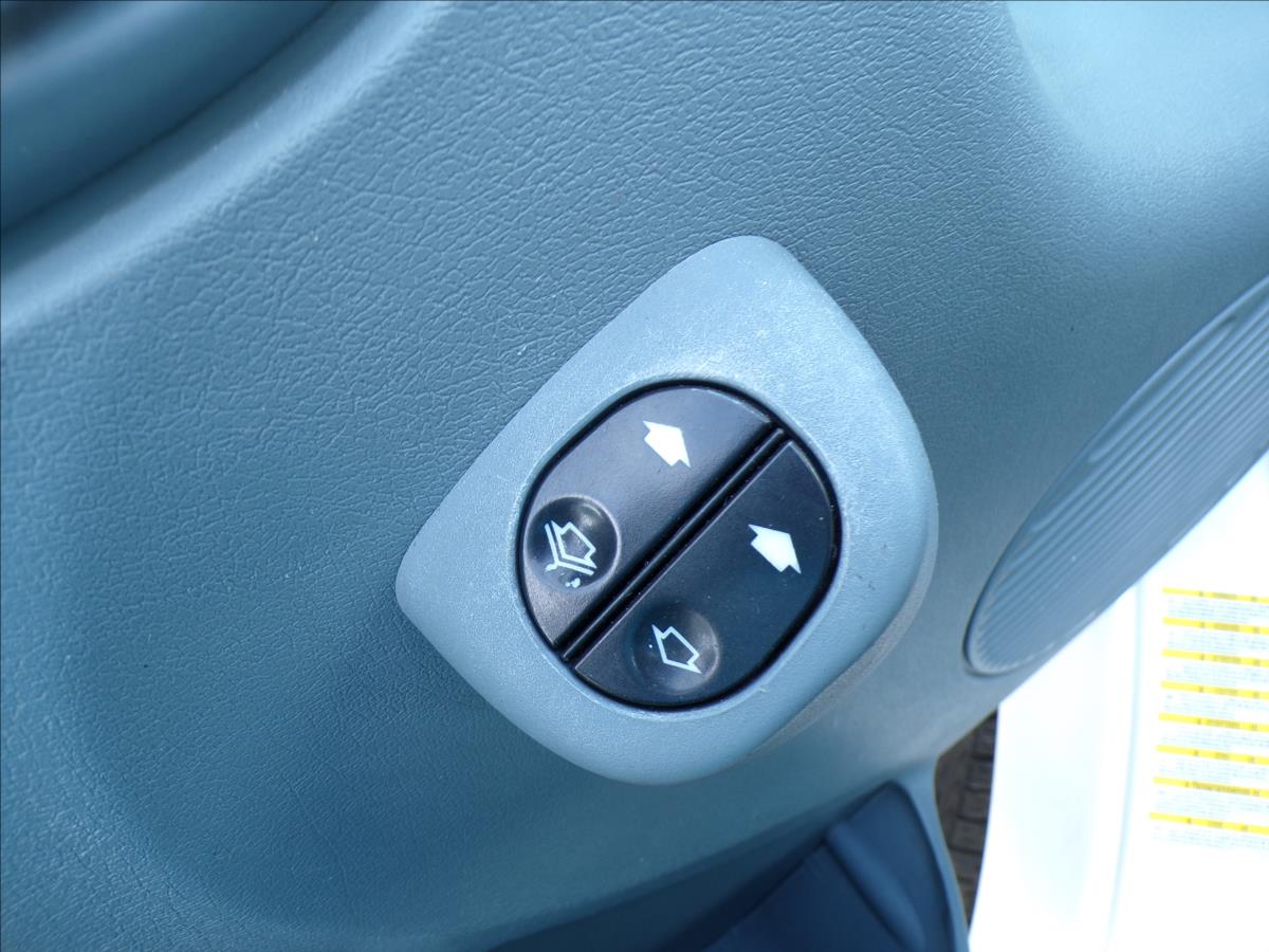 ford-transit-2-2-tdci-klimatizace-9-mist - 8