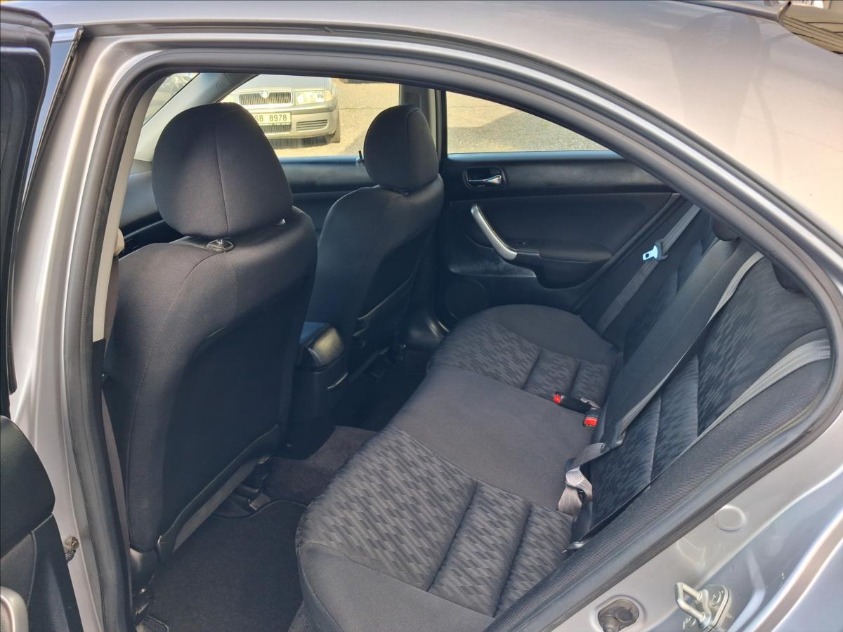 honda-accord-2-0-114kw - 8