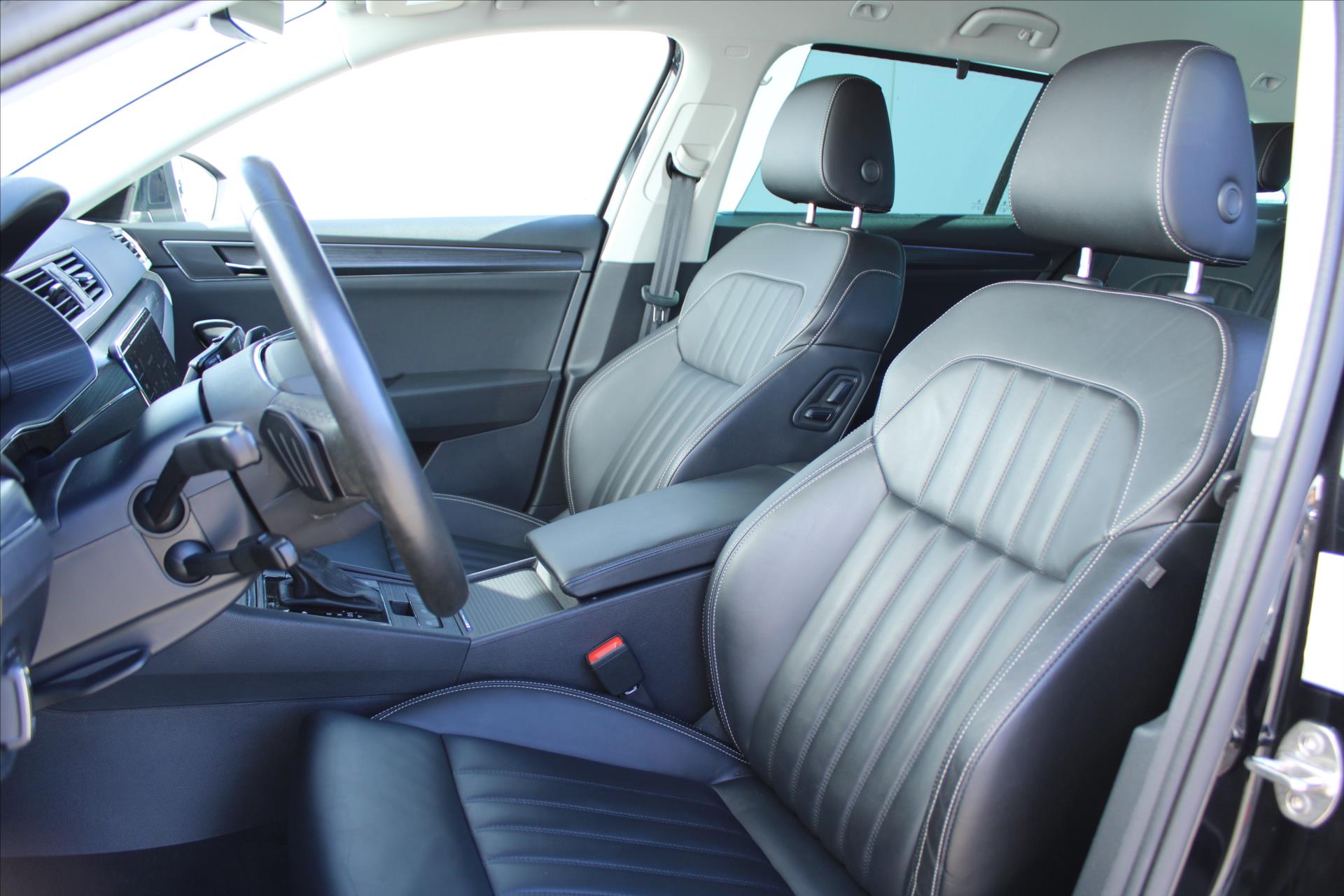 skoda-superb-2-0tdi-147kw-dsg-4x4-style - 8