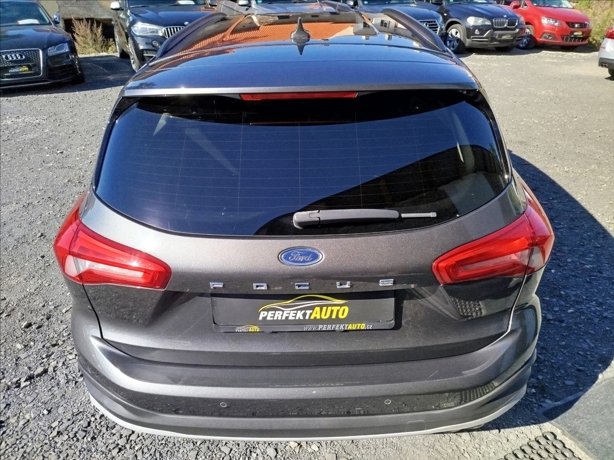 ford-focus-1-0-i-92-kw-active-1-majitel - 4
