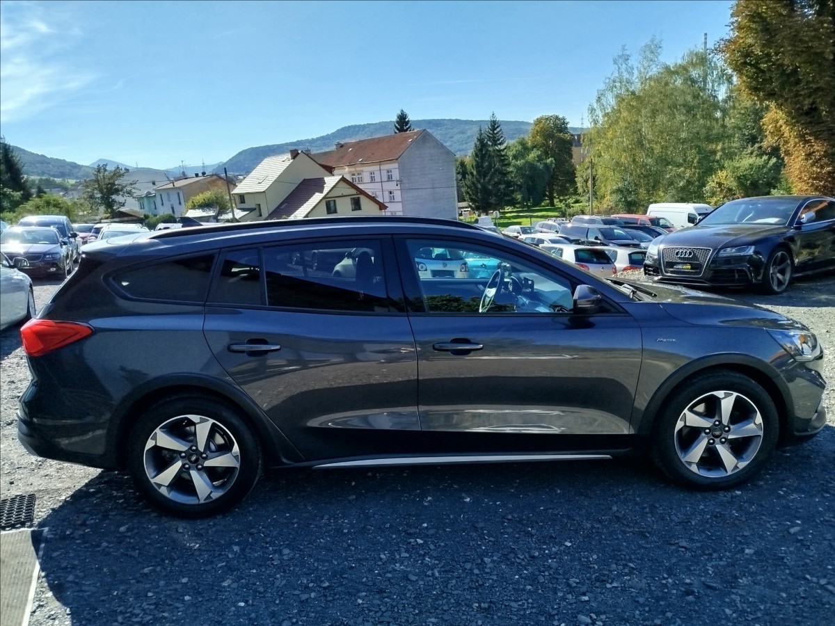 ford-focus-1-0-i-92-kw-active-1-majitel - 6